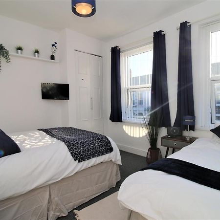 Three Bedroom Townhouse - Free Local Parking - By Property Promise Cardiff Eksteriør bilde