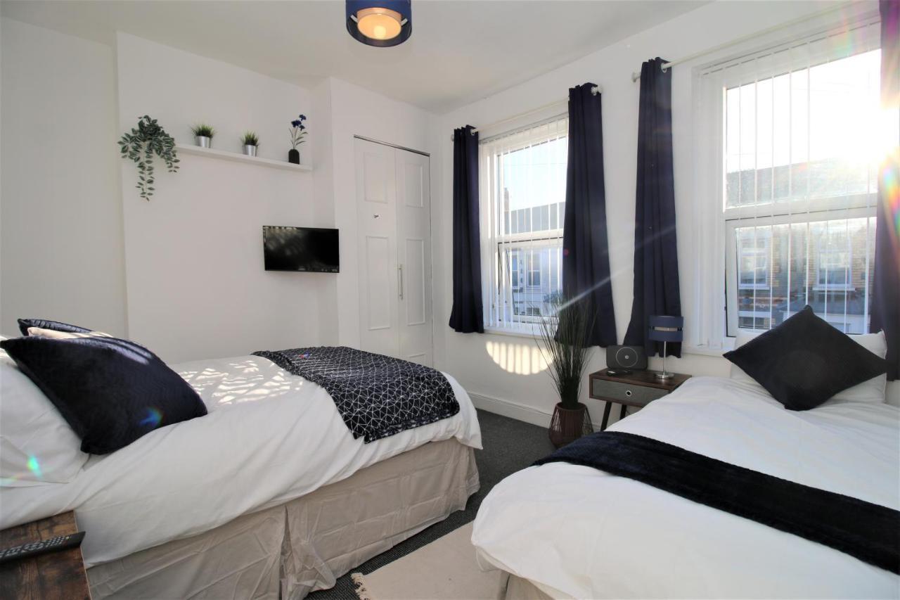 Three Bedroom Townhouse - Free Local Parking - By Property Promise Cardiff Eksteriør bilde
