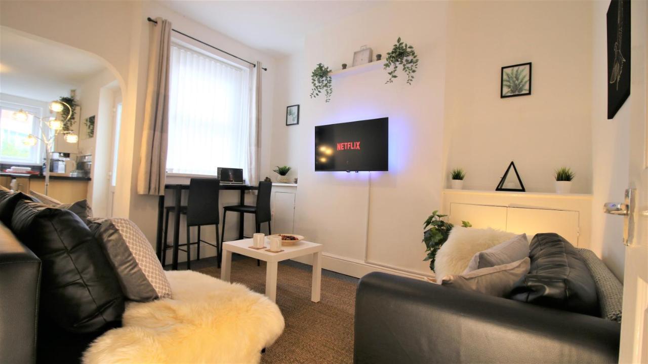 Three Bedroom Townhouse - Free Local Parking - By Property Promise Cardiff Eksteriør bilde
