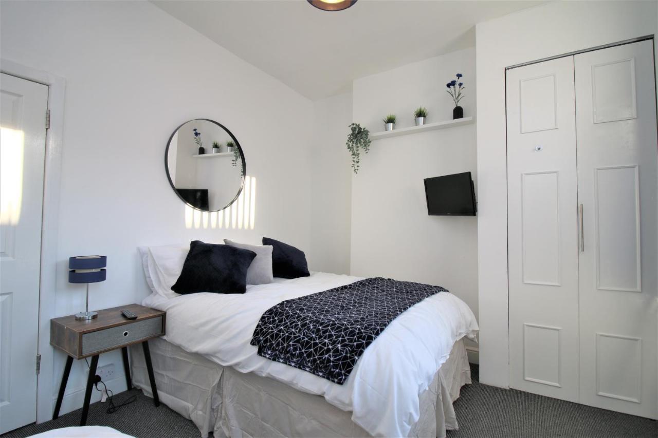 Three Bedroom Townhouse - Free Local Parking - By Property Promise Cardiff Eksteriør bilde