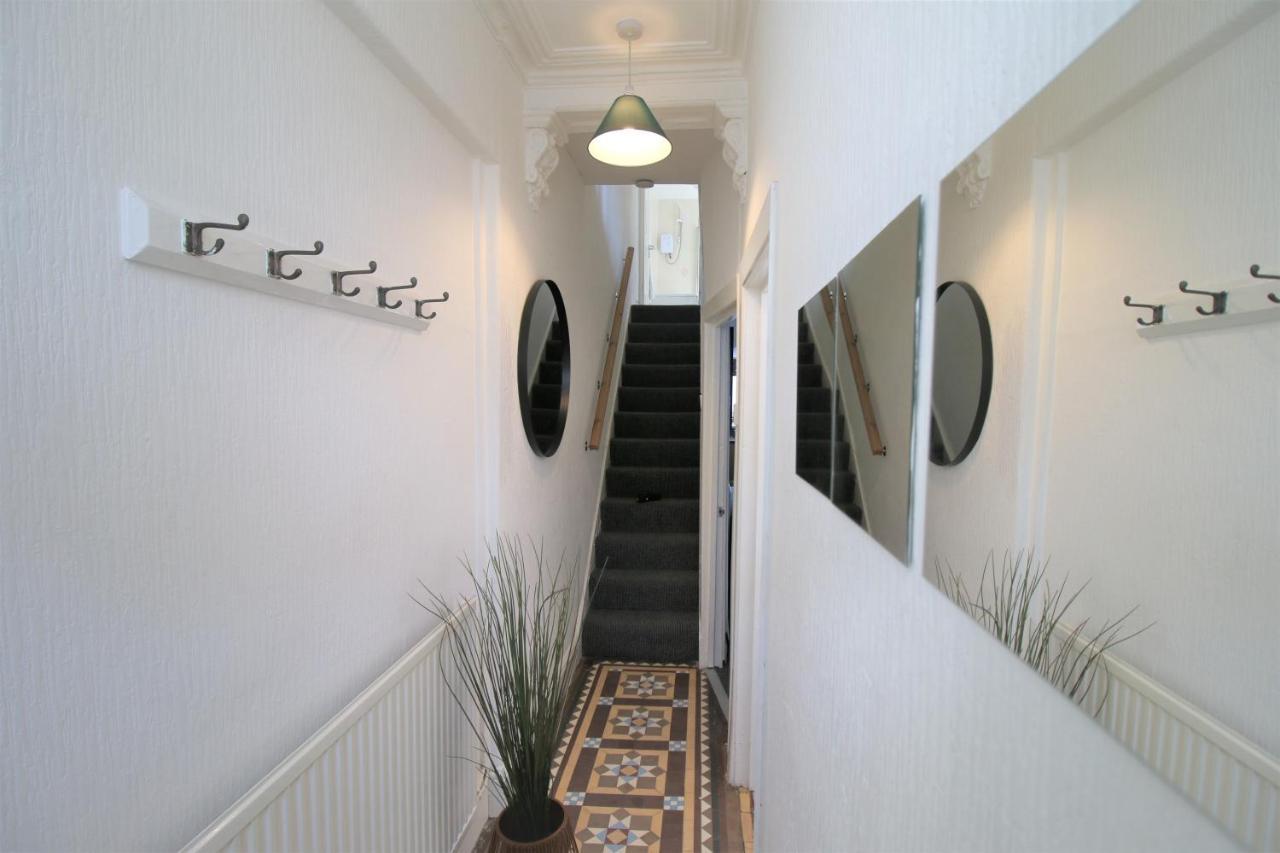 Three Bedroom Townhouse - Free Local Parking - By Property Promise Cardiff Eksteriør bilde