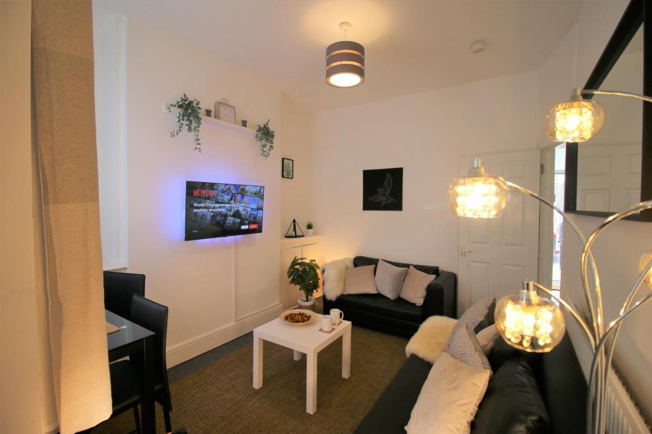 Three Bedroom Townhouse - Free Local Parking - By Property Promise Cardiff Eksteriør bilde